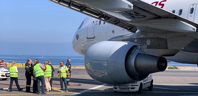 Das Auto wurde bei der Kollision am Flughafen Heraklion...