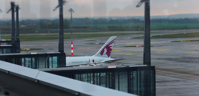 Qatar kam erstmals mit einer Boeing 787-8 aus Doha.