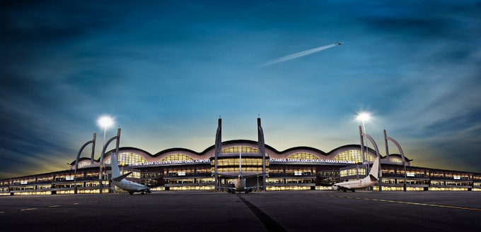 Erwähnenswert: Der Flughafen Istanbul-Sabiha Gökçen steigt auf - von Rang 64 mit 4,9 Millionen auf Platz 55 mit 2,9 Millionen. Allerdings liegt er im kleinasiatischen Teil von Istanbul.