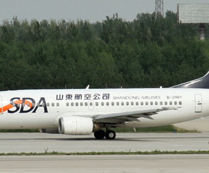 Boeing 737-300 von Shangdong Airlines: Die Fluglinie bleibt Boeing treu.