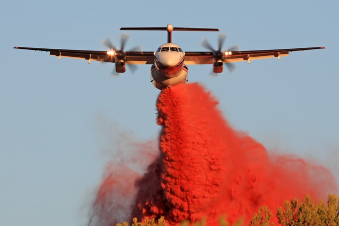 Dash als Löschflugzeug: Der Flieger soll in Amerika Waldbrände bekämpfen.