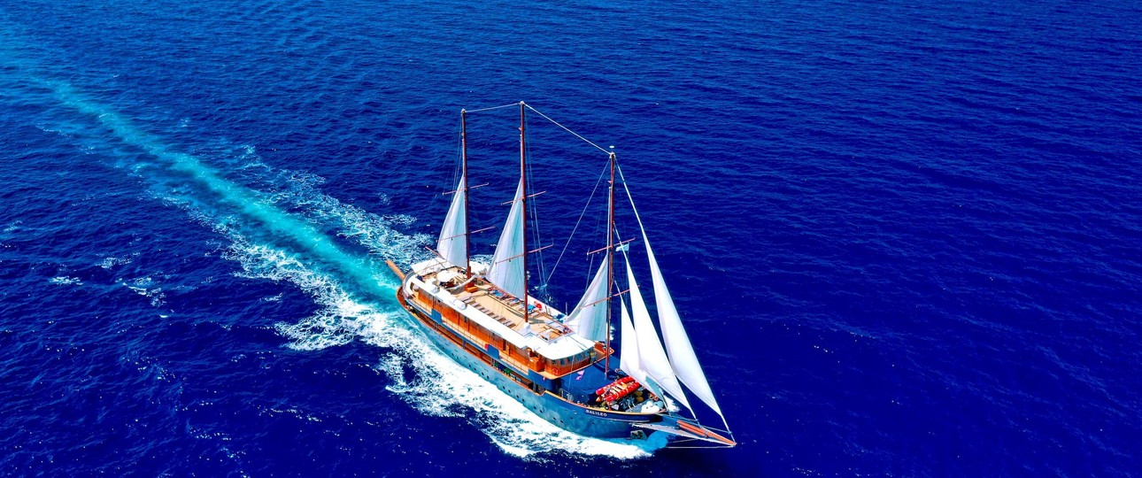 MS-Galileo lief 1992 als Zweimaster vom Stapel.