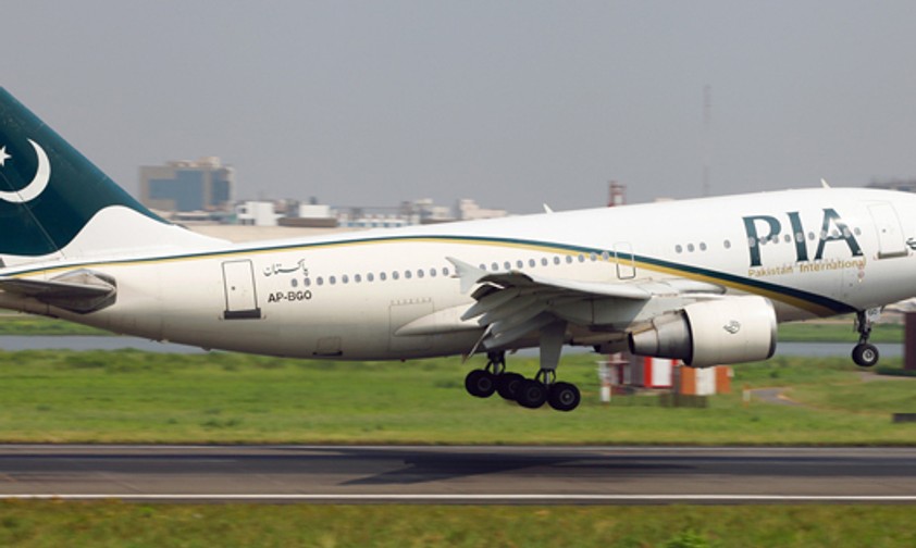 Maschine von Pakistan International Airlines: Der Ex-Chef darf ausreisen.