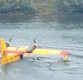 Löschflugzeug auf dem Douro: Etwas ging schief.