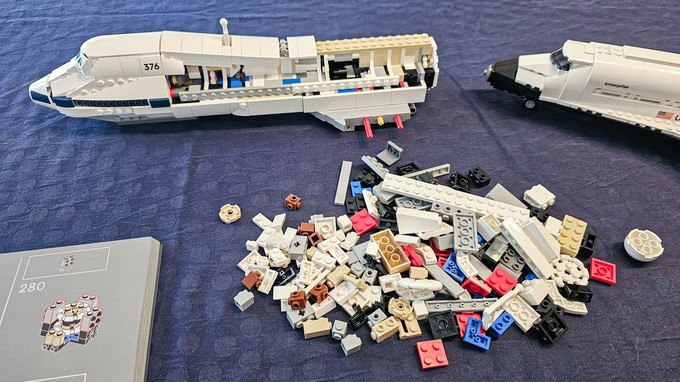 Einige Bauabschnitte später erkennt man endlich, dass hier eine Boeing 747 entsteht.
