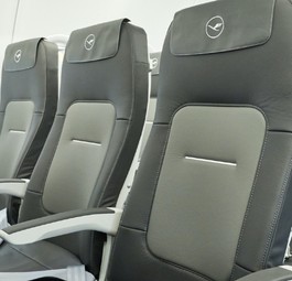 Economy Class von Lufthansa: freie Nebensitze.