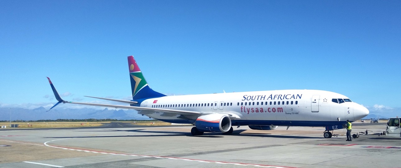 Die Boeing 737 mit de dem Kennzeichen TC-SEZ: Außen sieht sie mehrheitlich nach South African Airways aus.