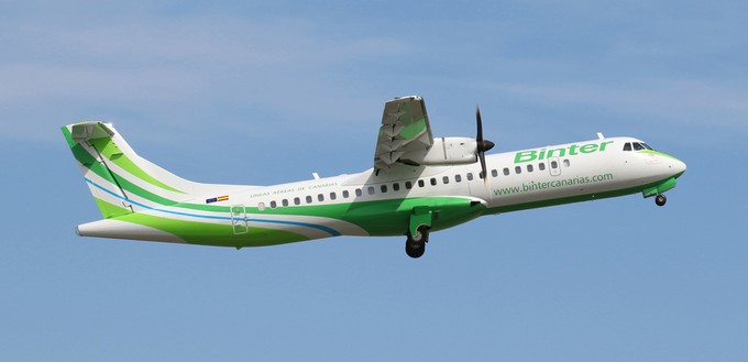 Die Fluggesellschaft von den Kanarischen Inseln unterzeichnete einen Festauftrag über vier ATR 72-600 mit einer Option für ein weiteres Flugzeug. Der Auftrag sei der letzte Schritt im Rahmen des Plans von Binter, die verbleibenden ATR 72-500 durch ATR der neuesten Generation zu ersetzen.