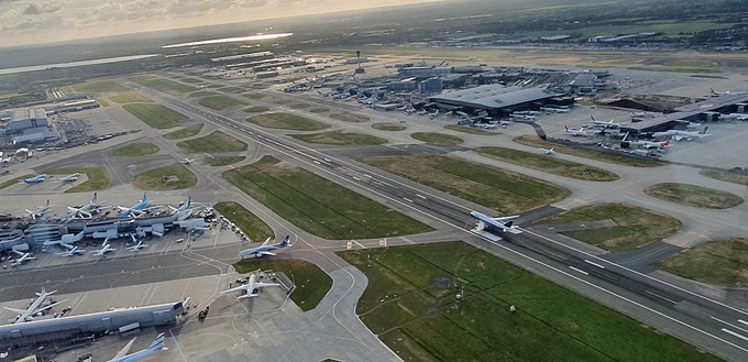 Den Flughafen Heathrow traf die Corona-Krise hart. es fanden noch 195.000 Flüge statt.