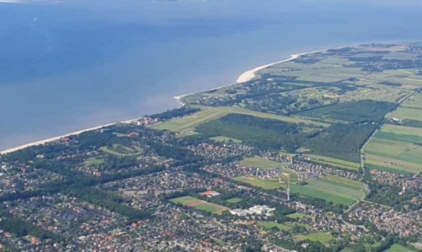 Luftaufnahme Flughafen Wyk: Der Flugplatz soll erhalten werden.