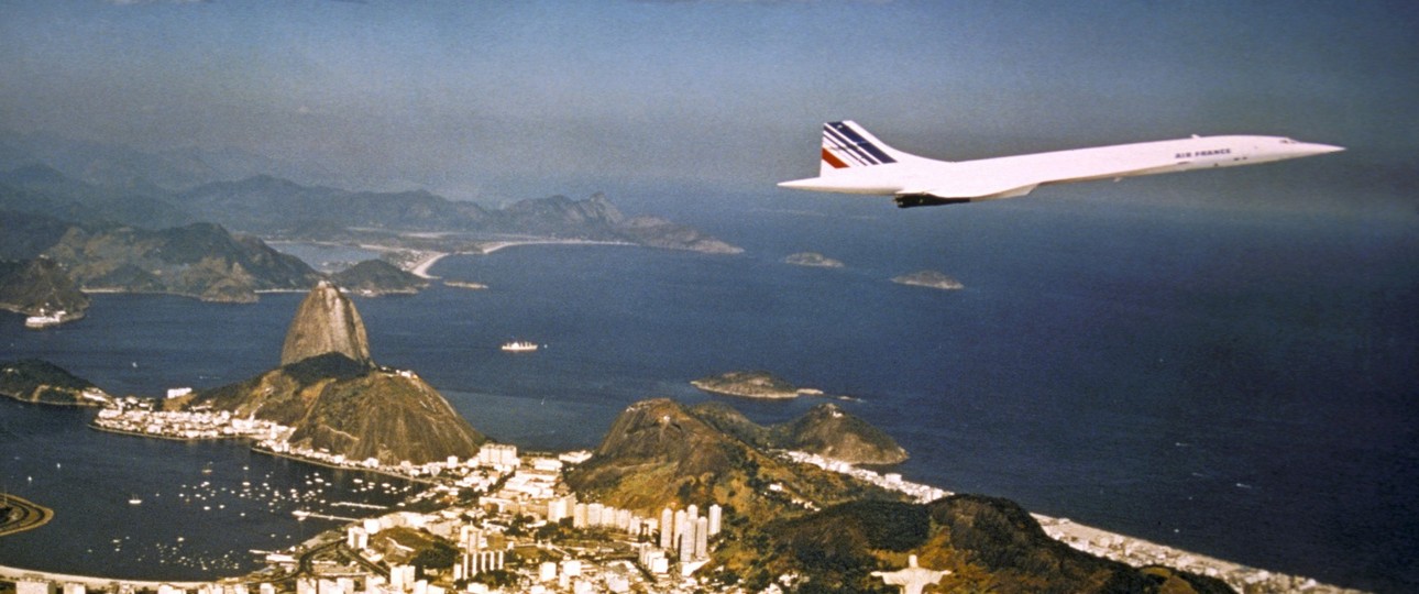 Eine Concorde von Air France über Rio de Janeiro: Am 21. Januar 1976 startete das Flugzeug in den Liniendienst.