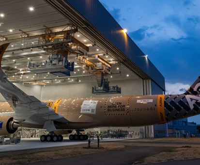 Der Airbus-A350-F-Prototyp mit der Seriennummer 700: Trägt einen Paketlook, der aus einem Designwettbewerb hervorgegangen ist.