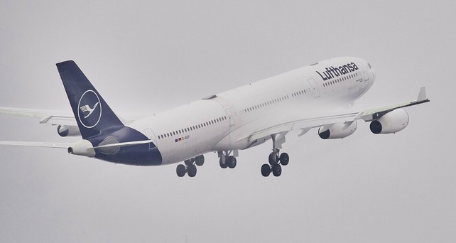 Airbus A340-300 von Lufthansa (Symbolbild): Ein solches Flugzeug verursachte die Verspätung.