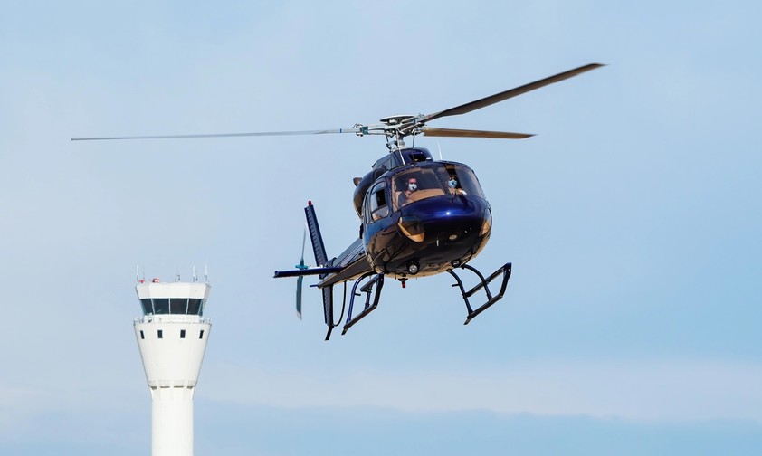 Hubschrauber an einem Flughafen: Die FAA hat die Regeln verschärft.