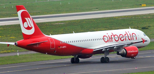 Flieger von Air Berlin: Gespart wird vor allem am Boden.