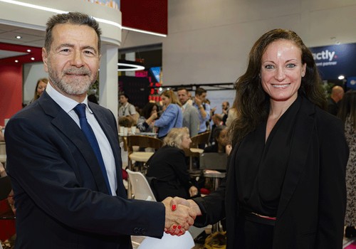 David Samuel, Chairman & CEO Fornova und Noemi Gómez, Senior Vice President Global Commercial Planning WebBeds