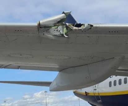 Beschädigte Ryanair-Tragfläche: Der Mitarbeiter war überfordert.