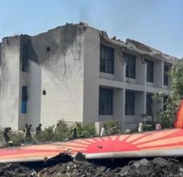 Trümmer von Air-India-Flug AI171: Was führte zum Absturz.