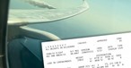 Zu sehen: Die Aufnahme eines Fluggastes zeigt, wie Flug VN34 Treibstoff ablassen musste - und ein Blick auf einen Teil des Load Sheets.