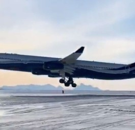 Ein Airbus A340-300 von Hi Fly: Die Airline fliegt im dritten Jahr hintereinander in die Antarktis.