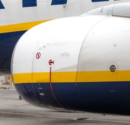 Boeing 737-800 von Ryanair: Die Triebwerkverkleidungen müssen verbessert werden.