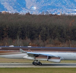 Der Airbus A340 von Alisher Burkhanovich Usmanov: Aktuell ohne Heimat.