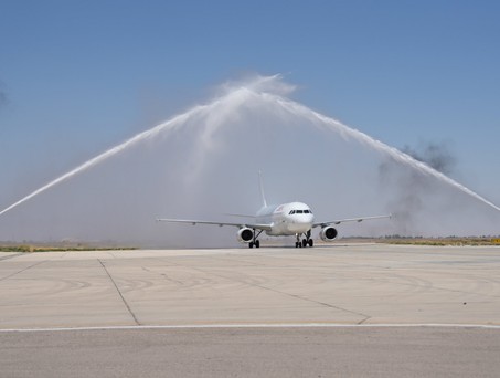 Der erste Flug von Leav nach Damaskus: Wurde dort mit Wassersalut begrüßt.