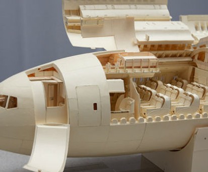 Seit acht Jahren baut Luca Iaconi-Stewart an dem detailgetreuen Modell der Boeing 777-300 ER.