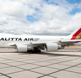 Neue Lackierung: Anfang der Woche präsentierte Kalitta Air ihr neues Design.