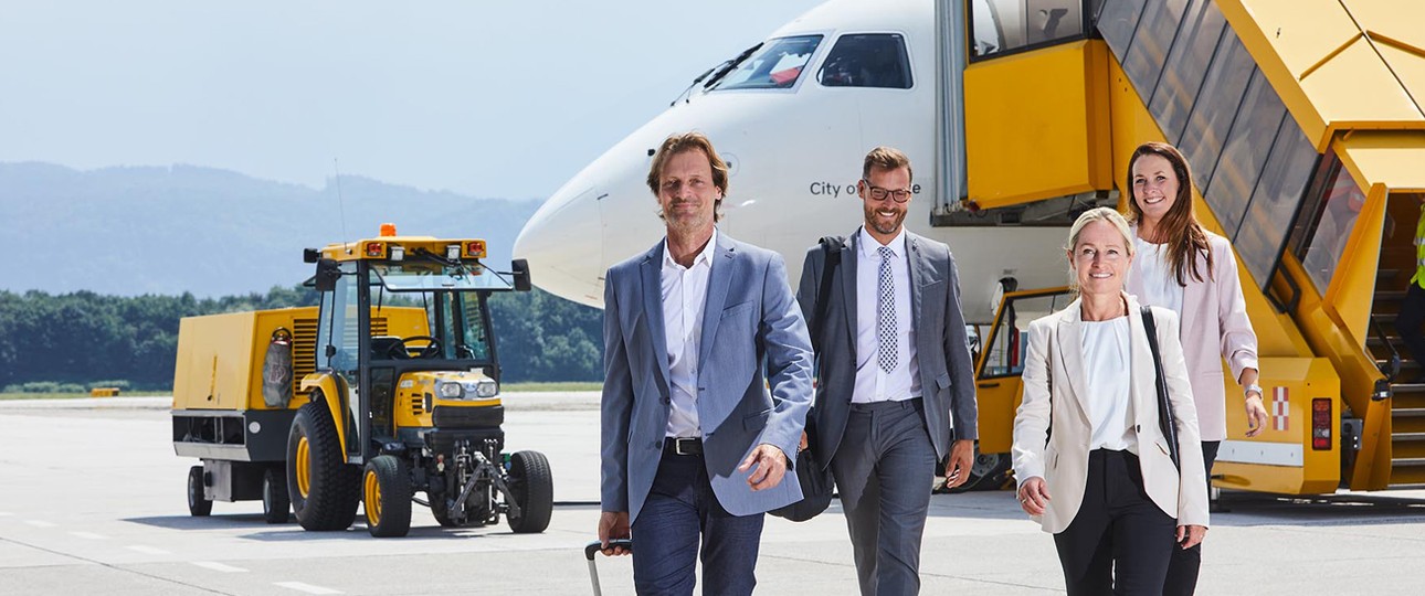 Reisende am Flughafen Klagenfurt: Der Airport braucht mehr davon.