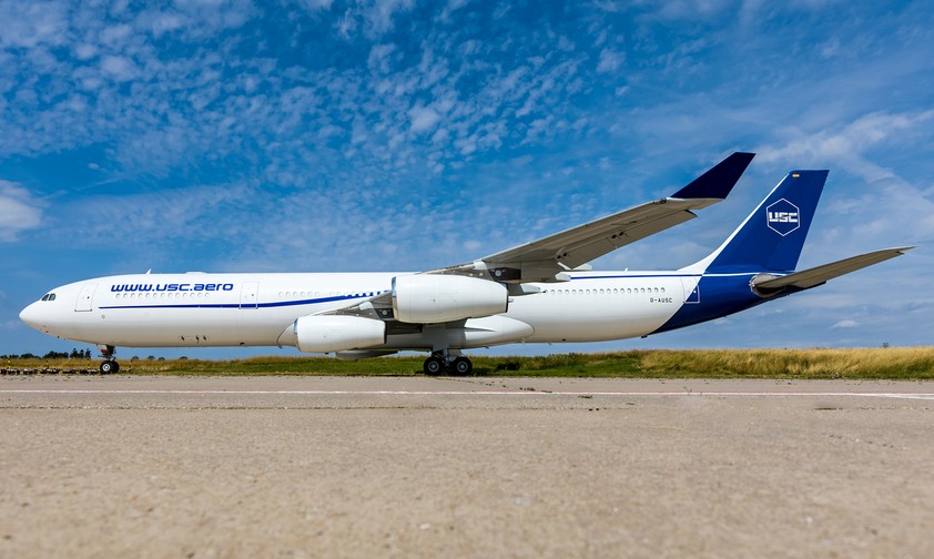 Erster Airbus A340-300 von USC: Der Jet mit dem Kennzeichen D-AUSC befindet ..