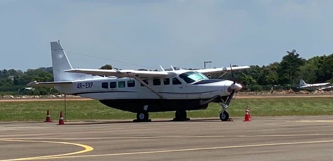 ... und eine Cessna 208B Grand Caravan von der heimischen Fits Air.