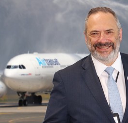 Tiranas Flughafenchef Piervittorio Farabbi: Glücklich über die neue Air-Transat-Route nach Toronto.