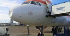 Der Airbus A320 von Easyjet nach der Landung in Belgrad: Deutliche Delle.