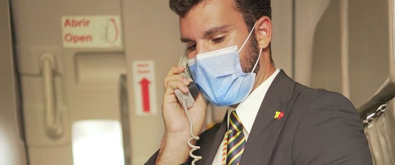 Flugbegleiter von Tap: Bleiben die Masken dauerhaft?