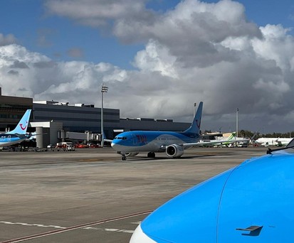 Tuifly-Flugzeuge am Flughafen Las Palmas: Die Airline soll künftig mehr sein als nur der Hotelzubringer.