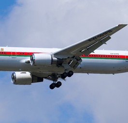 Die Boeing 767 mit dem Kennzeichen EW-001PB am 3. Mai 2021 im Anflug auf Basel: Die Maschine der ...