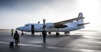 Eine Fokker 50 von Amapola Flyg. Die schwedische Fluggesellschaft besitzt 20 Exemplare des Turbopropfliegers.