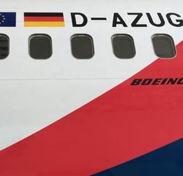 Boeing 737 mit der Registrierung D-AZUG: Steht zurzeit in Antalya.