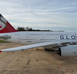 Der Airbus A380 von Global Airlines ohne Blau.
