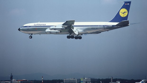 Die B707 wurde bis 1979 produziert. Insgesamt wurden 1010 Stück hergestellt. Auch Austrian Airlines und Lufthansa hatten das Modell in ihrer Flotte.