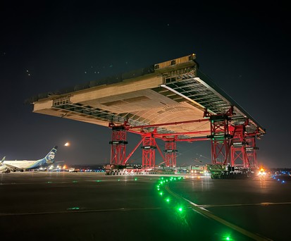 Transport am Flughafen Portland: Die Terminaldach-Elemente befanden bis zu 17 Metern über dem Vorfeld.