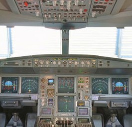 Cockpit eines A340: Dämpfe können Arbeitsfähigkeit beeinträchtigen.
