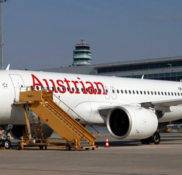 OE-LZN: Der AIrbus A320 Neo steckt in Heathrow fest.
