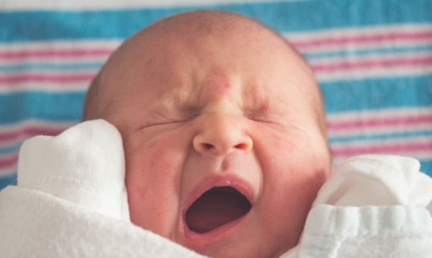 Baby (Archivbild): Bei Lufthansa kam eines an Bord zur Welt.
