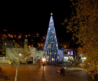 Weihnachtsbaum in Nazareth: Weihnachten herrscht eine ganz besondere Stimmung.