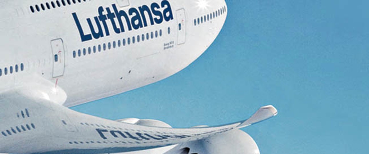 Auch der Schriftzug wird angepasst. «Die Schrift überall funktionieren – vom Flugzeug-Logo bis zu kleinen Angaben auf der Bordkarte. Das ist schwieriger, als man denkt», so Lufthansa.