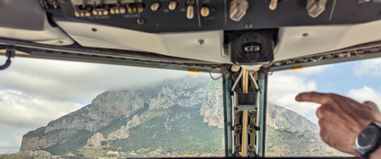 Blick aus dem Cockpit eines der eingesetzten Klasjet-Flugzeuge: Im Einsatz ...