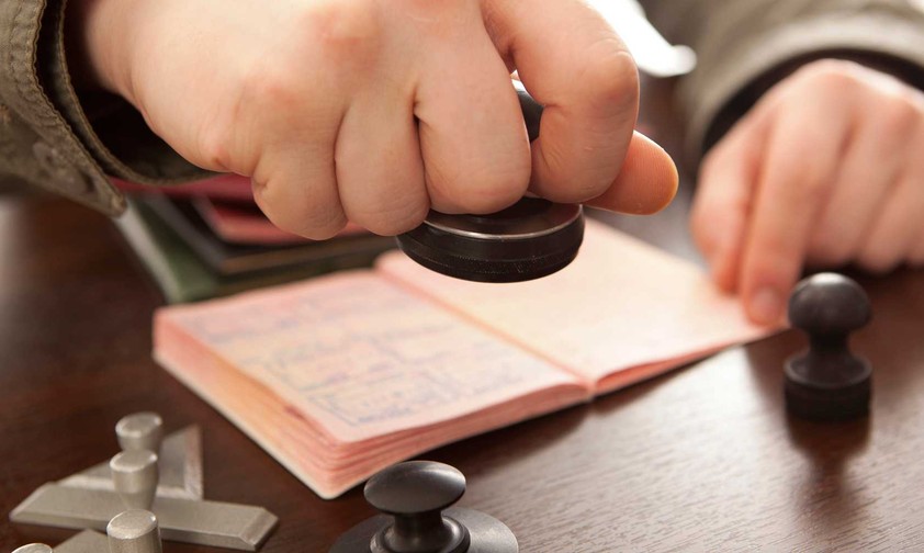Reisepass mit Stempel: In Belgien hat ein Pilot von Brussels Airlines versucht, mit einem Fantasiepass einzureisen.