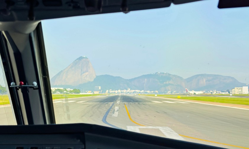 Blick aus dem Cockpit einer ATT 72 von Voepass: Die Flieger heben vorerst nicht mehr ab.